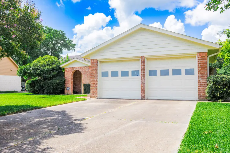 12231 Meadowdale Drive, Stafford, TX 77477 - #3