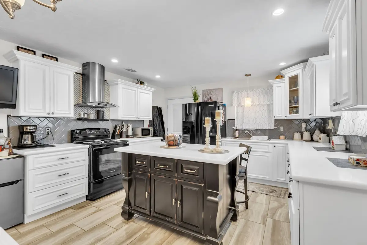 2081 Us Highway 190 E, Woodville, TX 75979 - #1