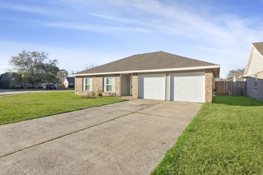 10827 W Mulberry Drive, La Porte, TX 77571 - #2