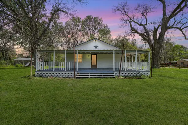 279 County Road 2363 E, Hardin, TX 77575