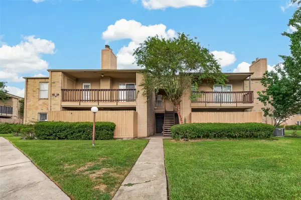 10555 Turtlewood Court #1006, Houston, TX 77072