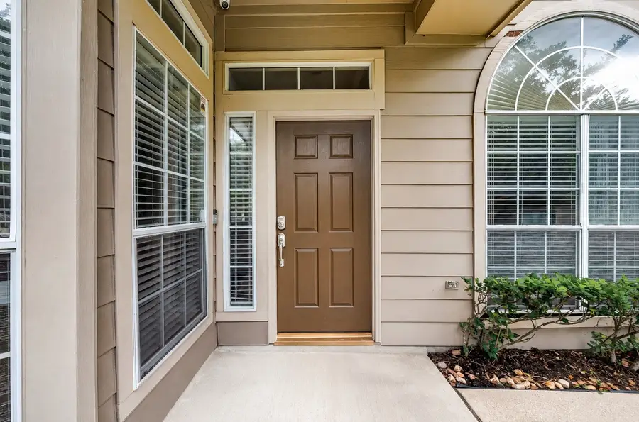 158 N Valley Oaks Circle, The Woodlands, TX 77382 - #2