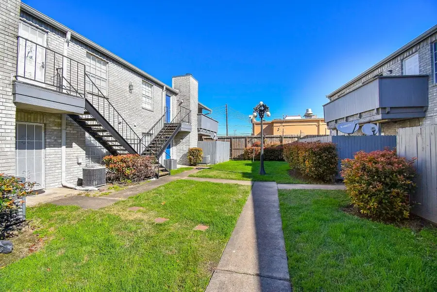 9700 Leawood Boulevard #1007, Houston, TX 77099 - #3