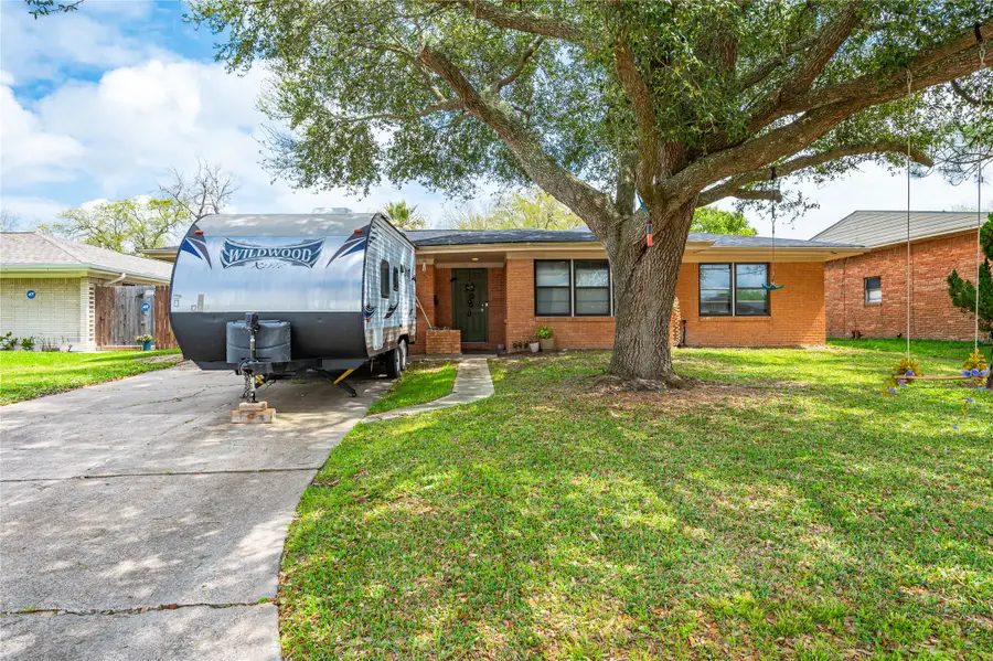 2428 9th Street N, Texas City, TX 77590 - #2