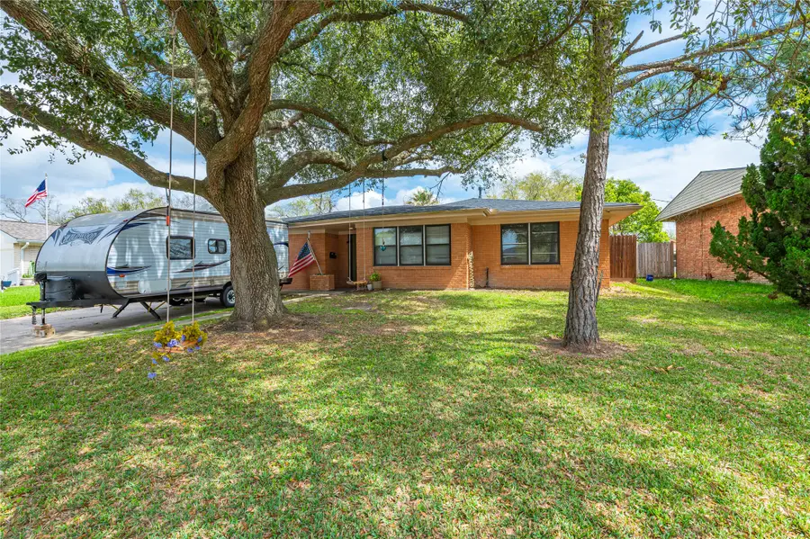 2428 9th Street N, Texas City, TX 77590 - #3