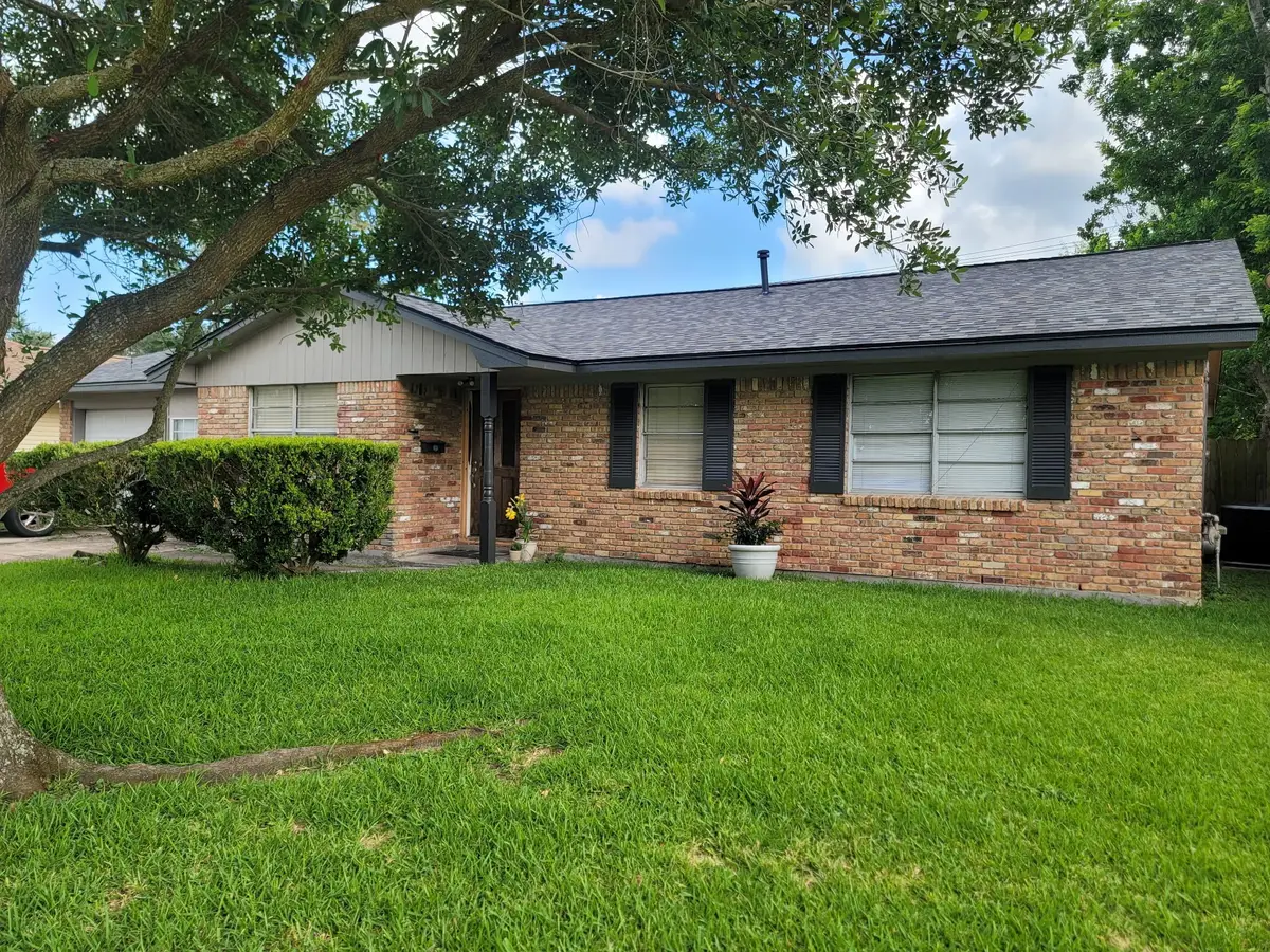 129 Mulberry Street, Lake Jackson, TX 77566 - #1