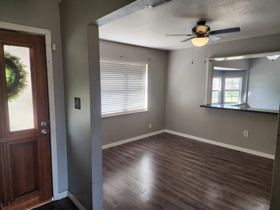129 Mulberry Street, Lake Jackson, TX 77566 - #3