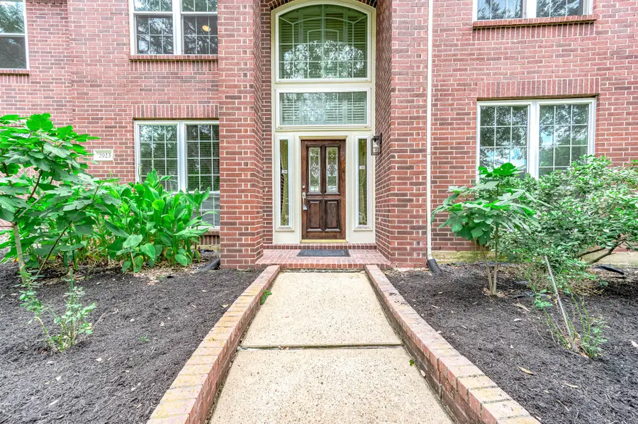 2923 Elsbury Lane, Pearland, TX 77584 - Image #3