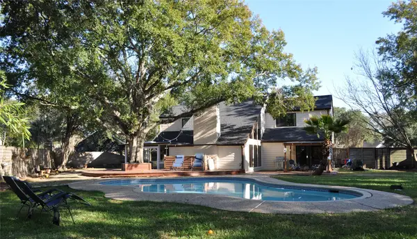 1602 Big Lake Drive, Houston, TX 77077