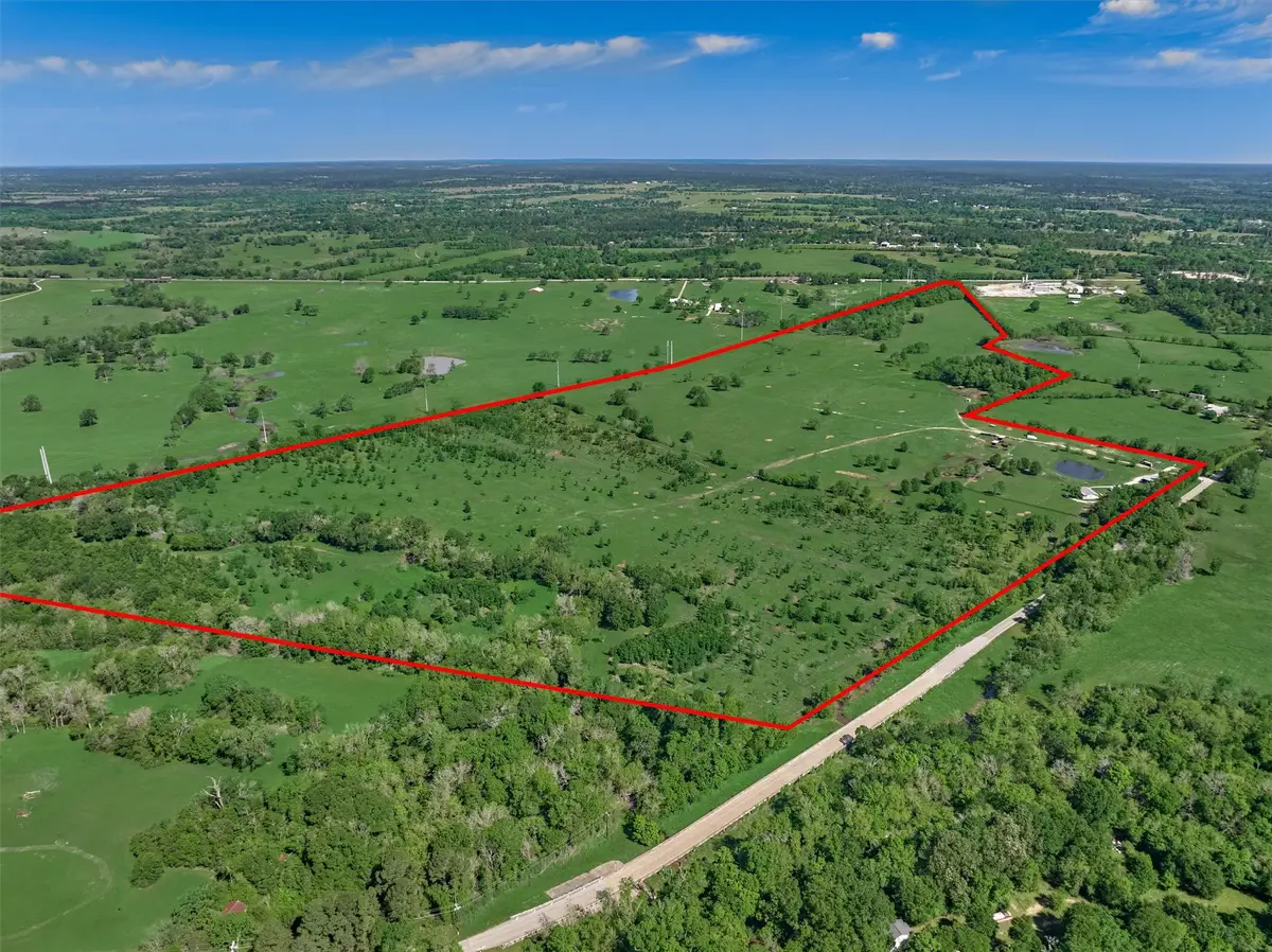 27240 Old Hwy 105 W, Montgomery, TX 77316 - #1