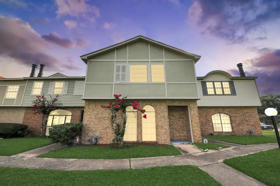 6470 Creekbend Drive, Houston, TX 77096 - #2
