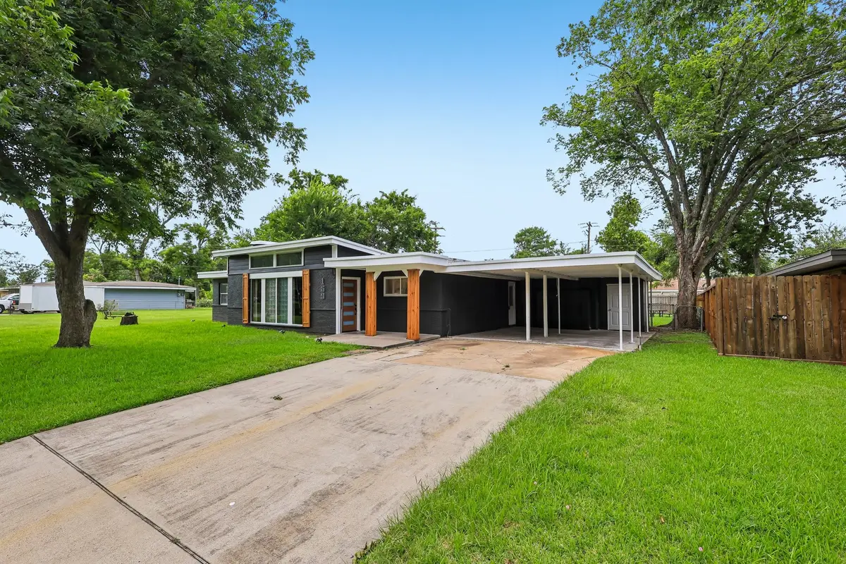 159 Oak Drive, Lake Jackson, TX 77566 - #1