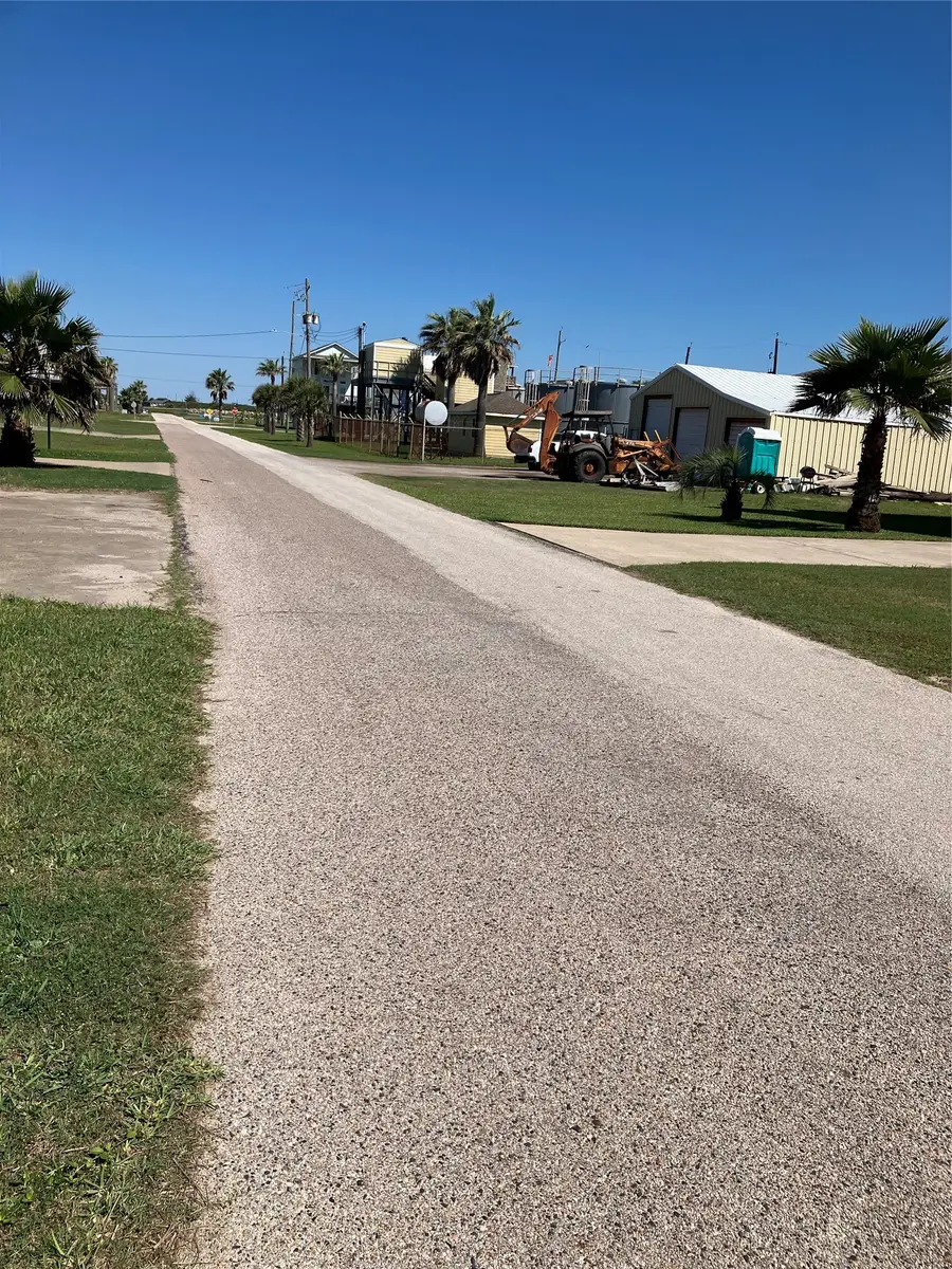000 Jolly Roger Dr Drive, Freeport, TX 77541 - #2
