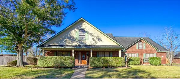 9 N Cay Court, Angleton, TX 77515