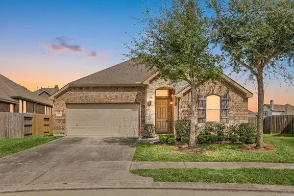 6200 Glenn Hills Lane, League City, TX 77573