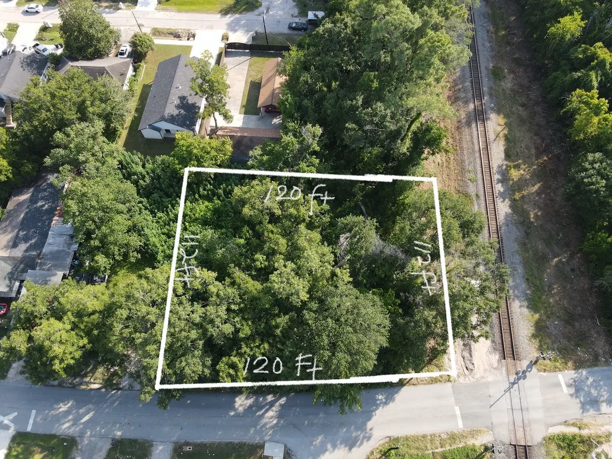 6606 Weaver Road, Houston, TX 77028 - Image #1