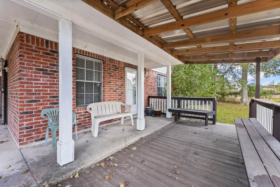 220 N William Barnett Avenue, Cleveland, TX 77327 - #2