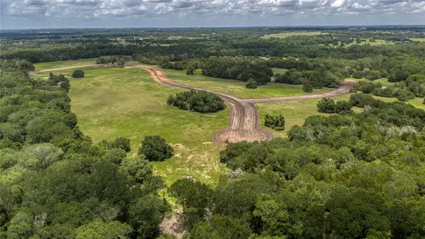 24 Ridgewood Lane, Brenham, TX 77833