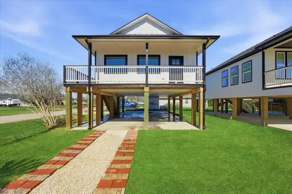 230 S Y Street, La Porte, TX 77571