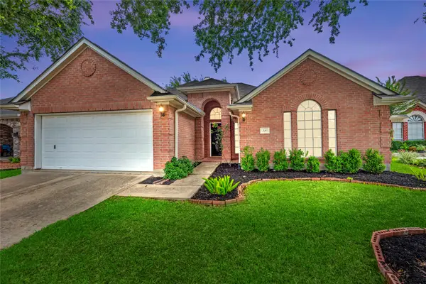210 Leisure Drive, Stafford, TX 77477