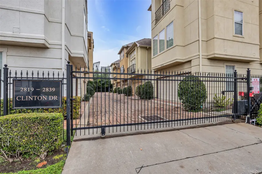2835 Clinton Drive, Houston, TX 77020 - #2