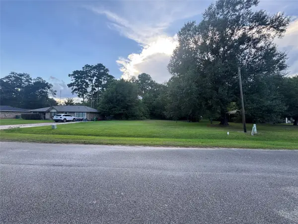 000 Crescent Boulevard, Cleveland, TX 77327