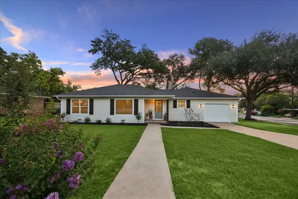 606 S Tesch Street, Bellville, TX 77418