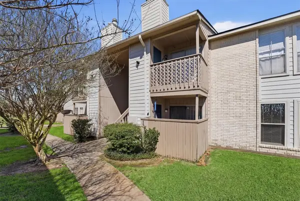 3919 Fairmont Parkway #227, Pasadena, TX 77504