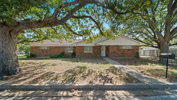 674 N Polk, Giddings, TX 78942