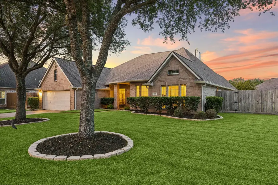 213 Falcon Lake Circle, Friendswood, TX 77546 - #2