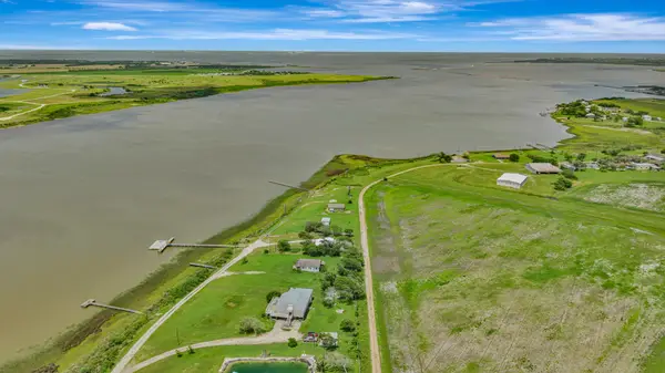 195 Wall Lane, Port Lavaca, TX 77979