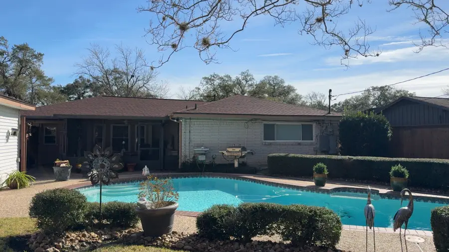 520 Sycamore Street, Lake Jackson, TX 77566 - #2