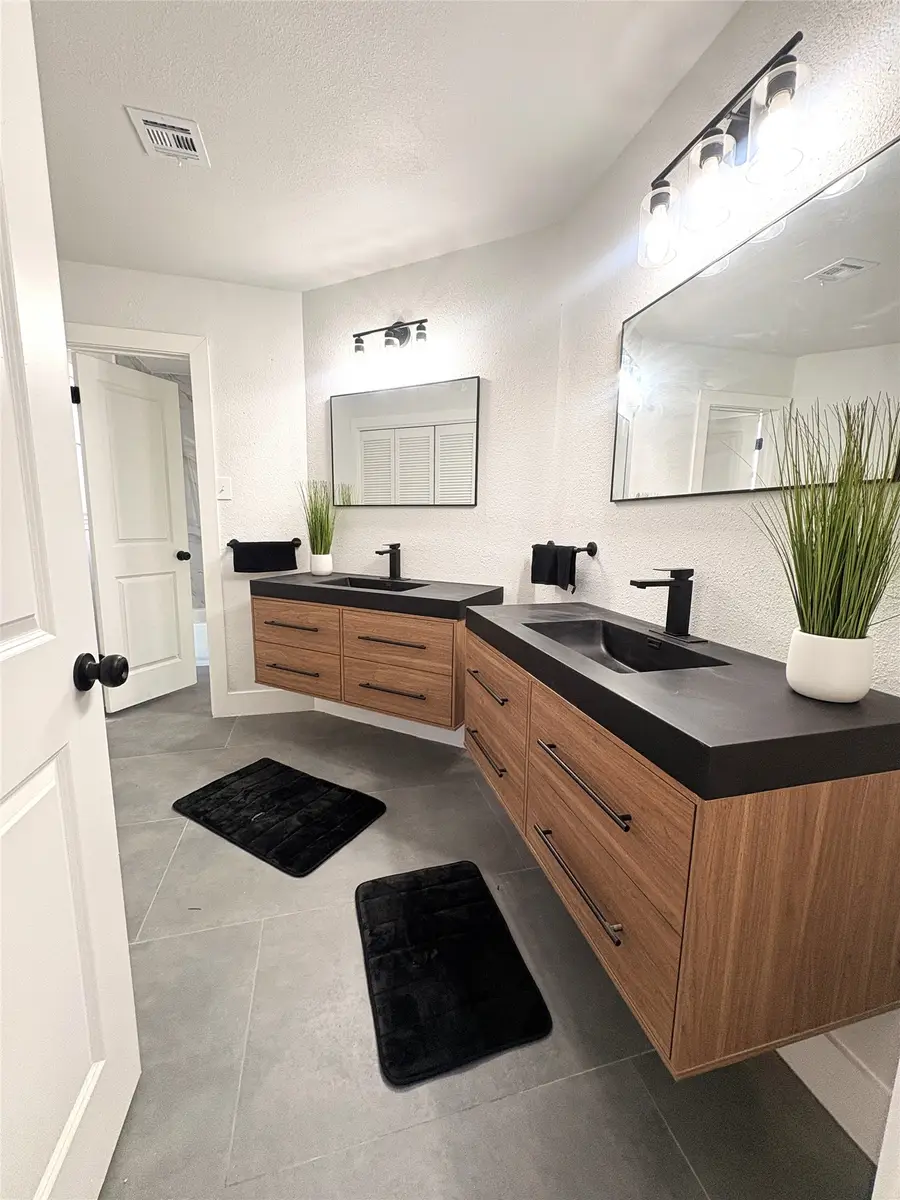 10006 Kirkwren Court, Houston, TX 77089 - #2