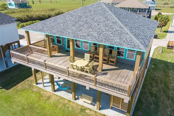 4406 Whaler Lane, Crystal Beach, TX 77650