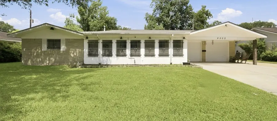 2202 French Place, Baytown, TX 77520 - #2