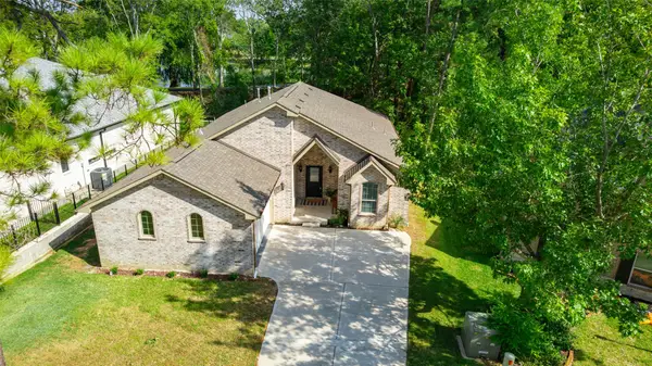 237 Camden Hills Drive, Montgomery, TX 77356