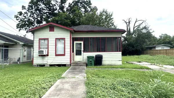 1414 E 32nd 1/2 Street, Houston, TX 77022