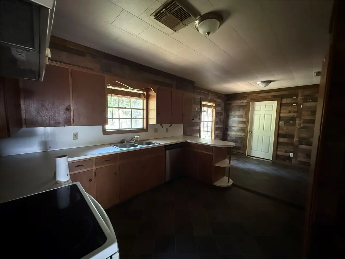 637 S Meyer Street, La Grange, TX 78945 - #1