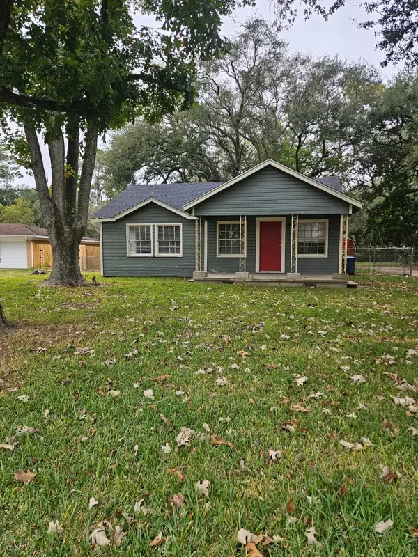 311 S Amburn Road, Texas City, TX 77591
