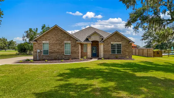 1132 Quarter Horse Trail, Angleton, TX 77515