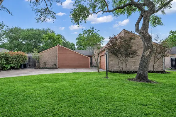 8206 Debbie Gay Drive, Houston, TX 77040