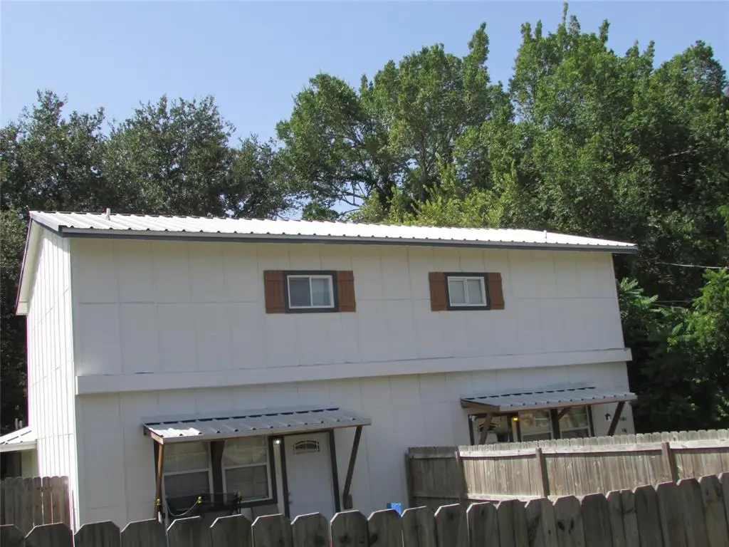 201 A&B W Mink St, Willis, TX 77378 - #1