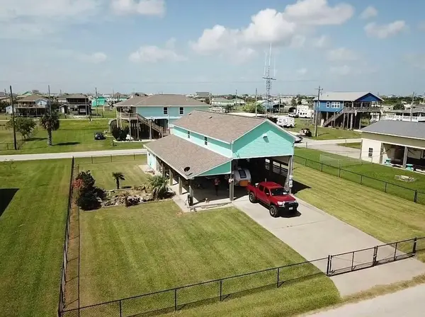 930 West Lane, Crystal Beach, TX 77650