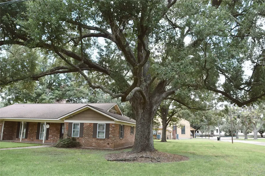 506 Olive, Wharton, TX 77488 - #2