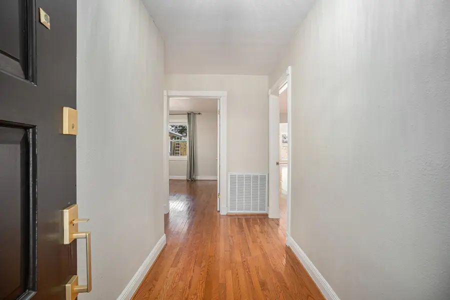 33 Maple Lane, Galveston, TX 77551 - Image #3