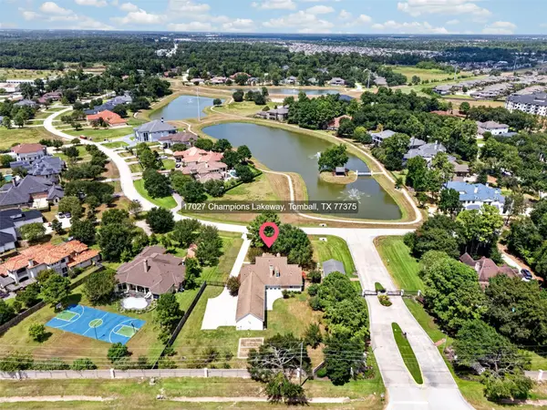17027 Champions Lakeway, Tomball, TX 77375
