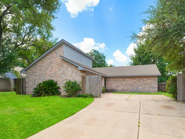 8743 Yvonne Drive, Houston, TX 77044