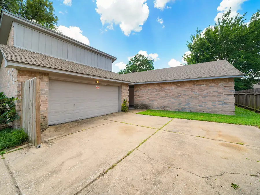 8743 Yvonne Drive, Houston, TX 77044 - #2