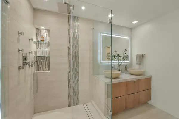 5110 San Felipe Street #77W, Houston, TX 77056