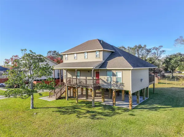 212 Oakdale Street, Shoreacres, TX 77571